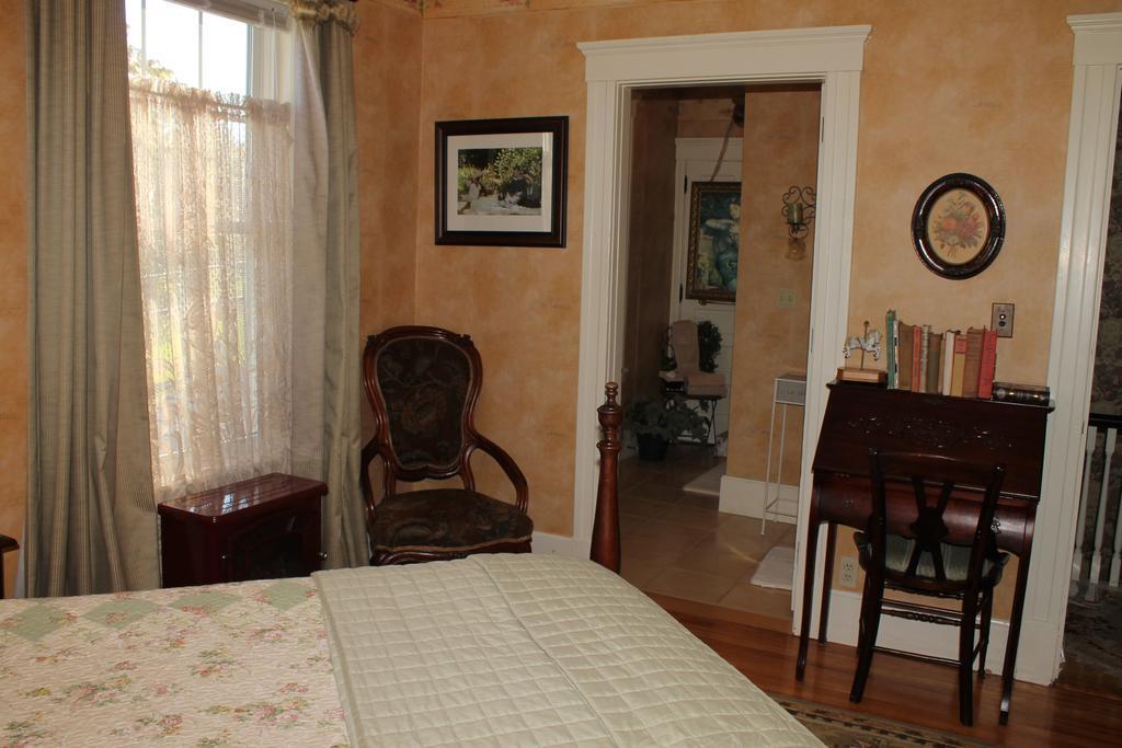 The Sleigh Maker Inn Bed And Breakfast Westborough Habitación foto