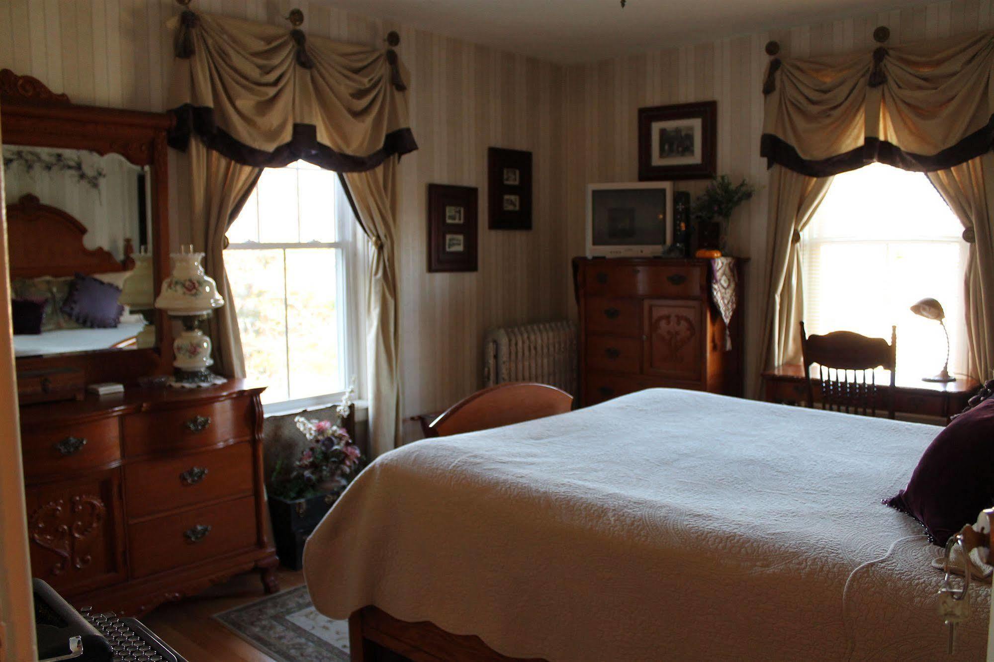 The Sleigh Maker Inn Bed And Breakfast Westborough Exterior foto